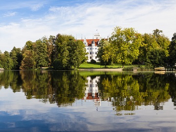 Brandenburg Schlosspark mit See