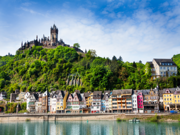Altstadt von Cochem am Moselufer der Reichsburg