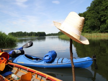 Bootsfahrt auf der Müritz Mecklenburgische Seenplatte vom Boot aus fotografiert