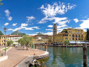 Italienisches Dorf am Gardasee.