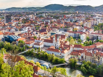 Steiermarkhauptstadt Graz Graz aus der Vogelperspektive mit Mur
